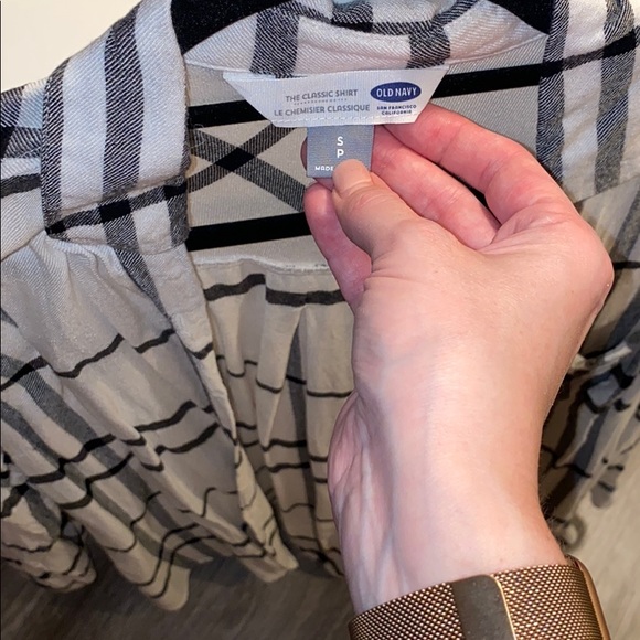 〰️Old Navy Relaxed Soft Wash Classic Shirt - Picture 3 of 5